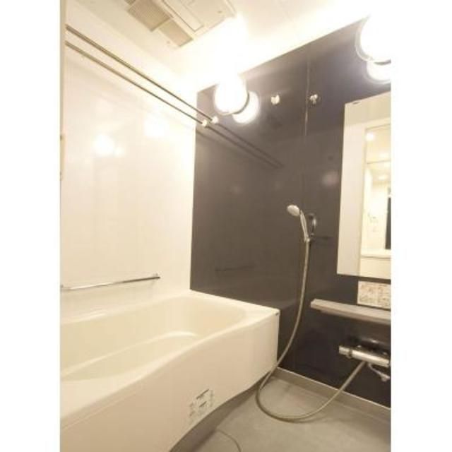 バス・シャワールーム　写真は同タイプ住居です。