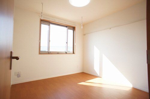 その他設備　■南側洋室■居室照明、ホスクリーン（室内物干し付き）