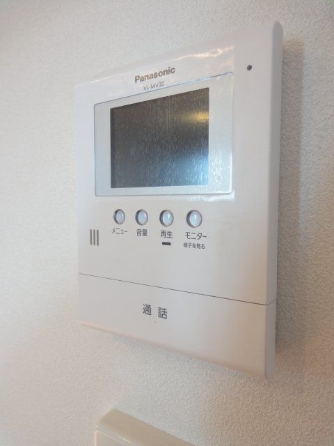 セキュリティ　来客者の顔が映るカラーＴＶドアホン付き!(^^)!
