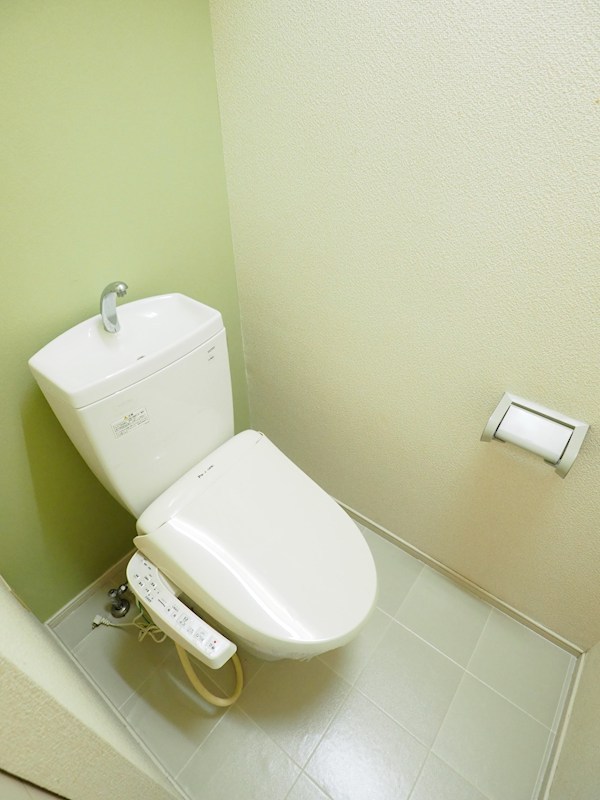 トイレ　ウォシュレット付きのトイレです。