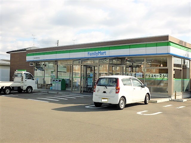 コンビニ　ファミリーマート秋田土崎港相染町店（コンビニ）まで567m