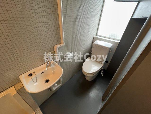 トイレ　温水洗浄便座で快適