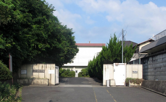 中学校　市立京西中学校（中学校）まで1081m