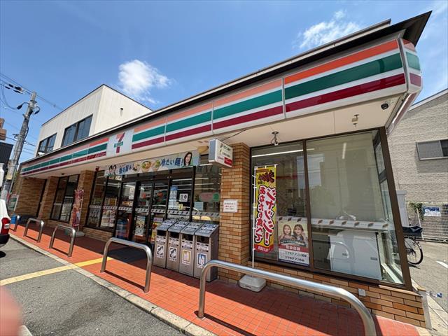 コンビニ　セブンイレブン（コンビニ）まで1063m