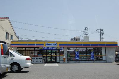 コンビニ　ミニストップ（コンビニ）まで210m
