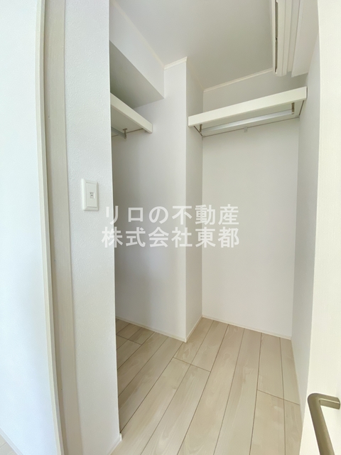 収納　奥行のあるウォークインクローゼットならお荷物多い方でも安心☆