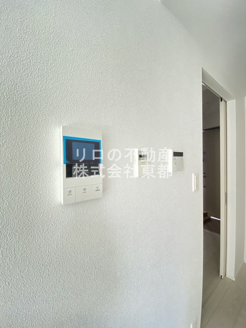 セキュリティ　来訪者の姿を確認できるＴＶモニター付インターホン設置済です！