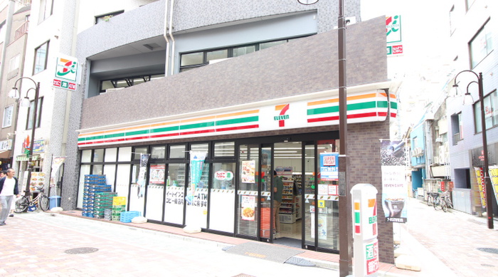 コンビニ　物件（コンビニ）まで403m