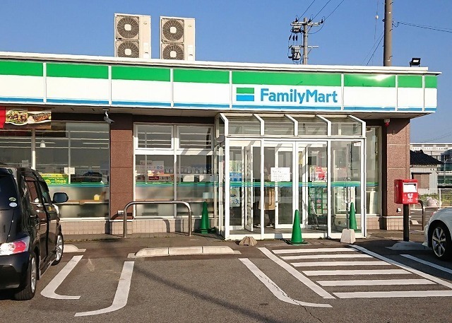 その他　ファミリーマート（その他）まで850m