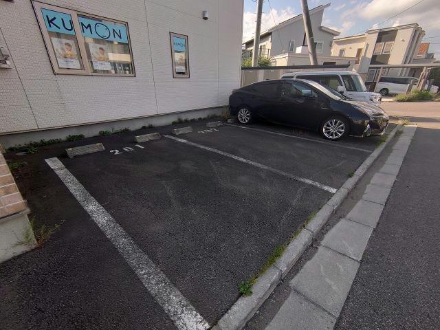 駐車場　駐車場