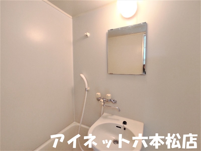 洗面設備　朝の支度にいかがでしょうか。