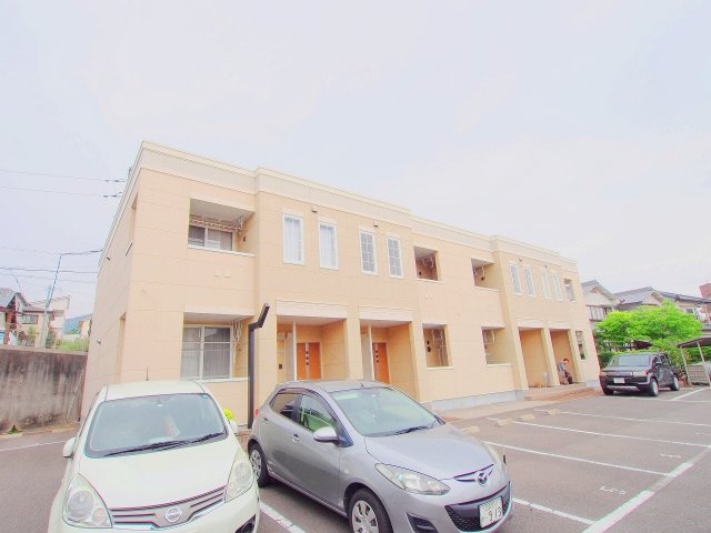 建物外観　※同じ間取りの別部屋のお写真です※