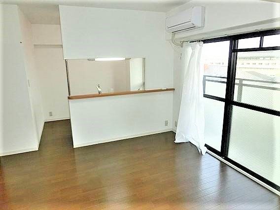 居室・リビング　この写真は同マンションの他のお部屋のものです
