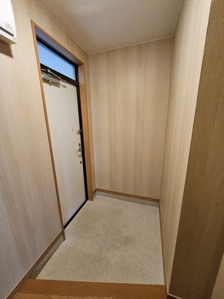 玄関　名古屋で一番初期費用の安い賃貸専門の不動産会社です(^^)