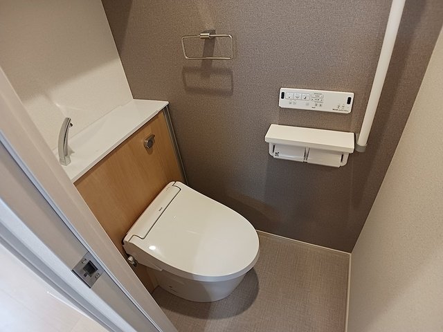ネオ・ツリー・レジデンス難波のトイレ写真