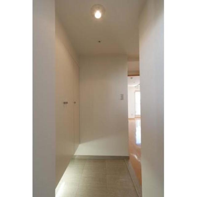 玄関　※写真は同タイプ住戸です。
