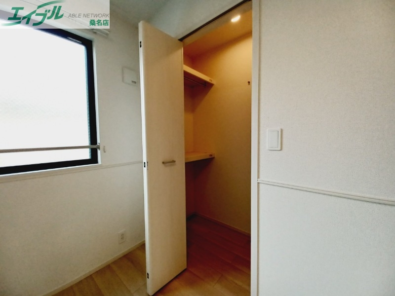 収納　別部屋反転写真です