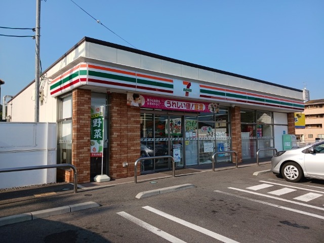 コンビニ　セブンイレブンさん（コンビニ）まで450m