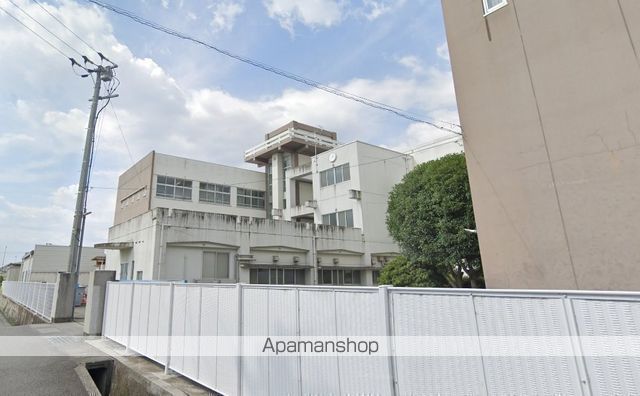 中学校　四国中央市立 川之江南中学校（中学校）まで397m