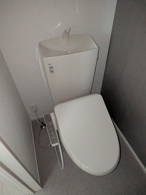 トイレ　温水洗浄便座付