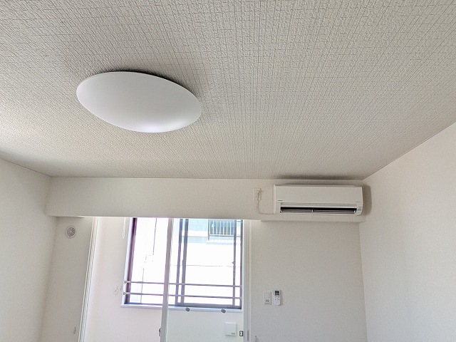 その他設備　エアコン、照明付き