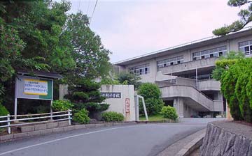 中学校　福知山市立日新中学校（中学校）まで3040m