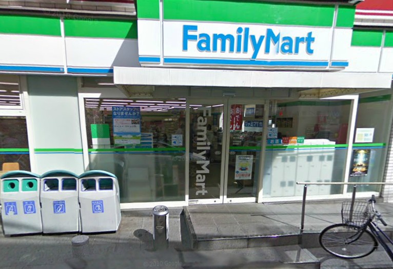 コンビニ　ファミリーマート（コンビニ）まで124m