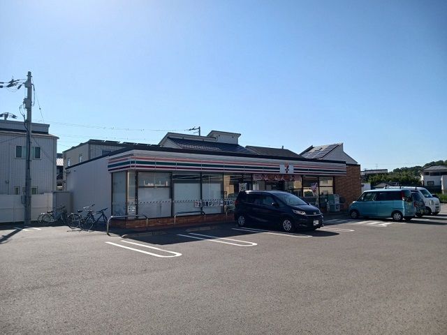 コンビニ　セブンイレブン西長戸店様（コンビニ）まで500m