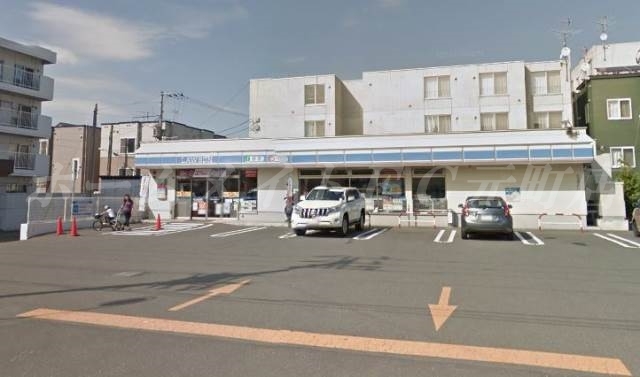 コンビニ　ローソン札幌八軒6条店（コンビニ）まで541m