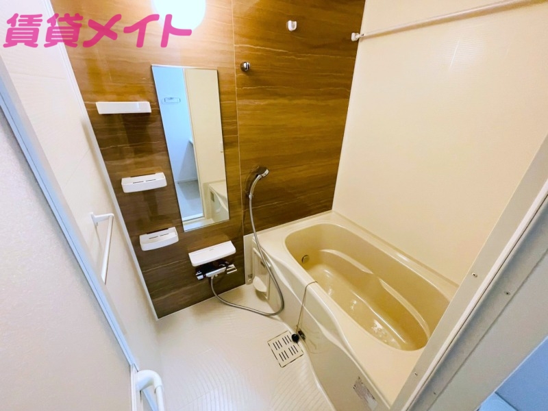 バス・シャワールーム　同型参考写真