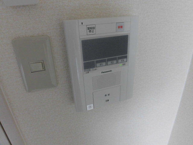 セキュリティ　ＴＶモニター付きインターホンなので女性の方も安心ですね