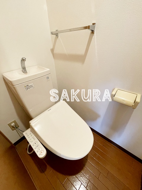 トイレ　嬉しい温水洗浄便座♪