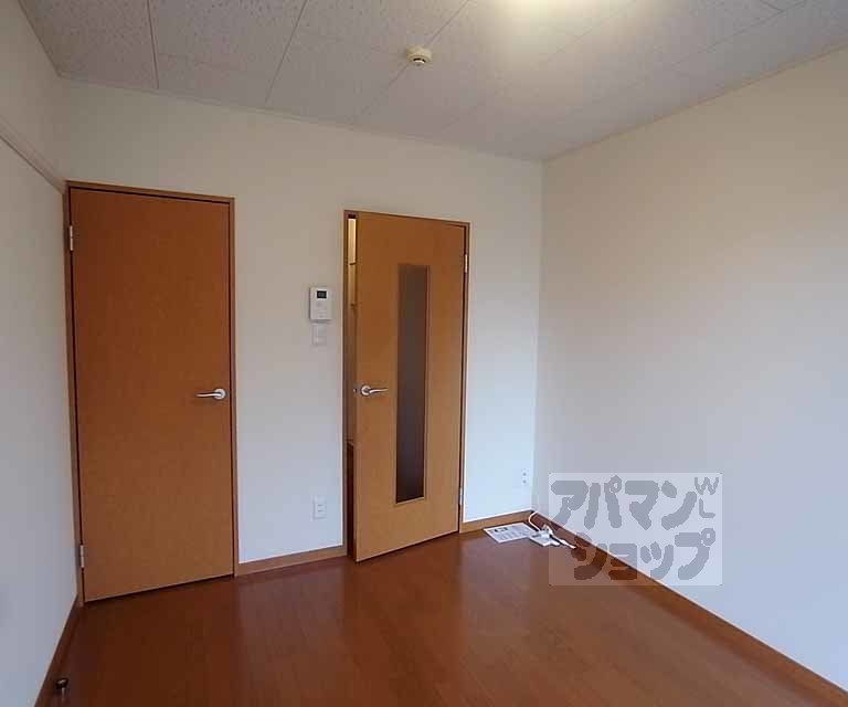 レオパレス吉川の居間写真