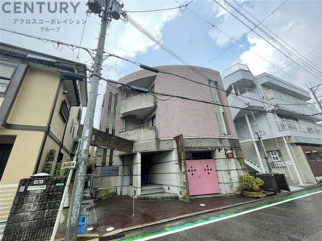 建物外観　オートロック付きで外部から簡単に出入りが出来ない為安心です