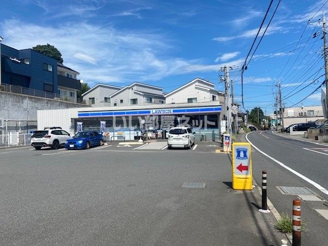 コンビニ　ローソン所沢小手指元町店（コンビニ）まで735m
