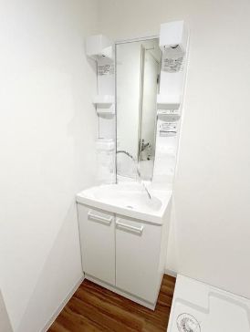 洗面設備　コンパクトで使いやすい洗面所
