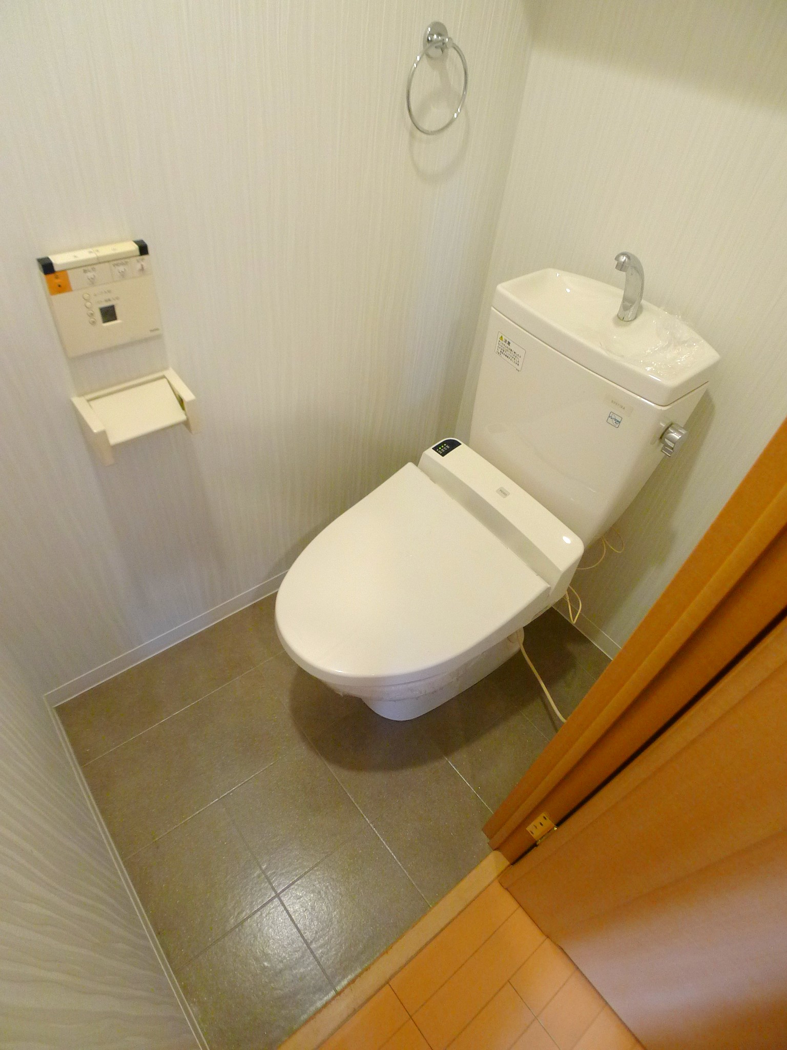 地下鉄桜通線 高岳駅 徒歩3分 7階建 築23年のトイレ写真