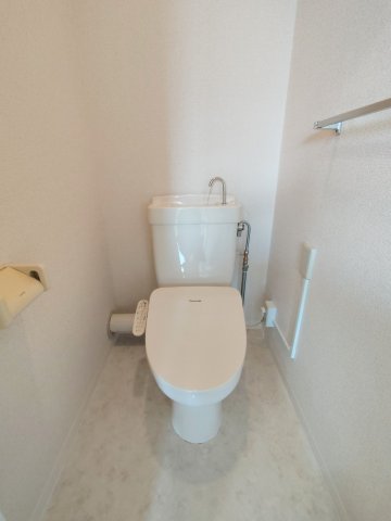 トイレ　写真は206号室