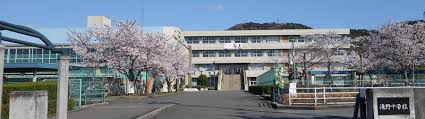 中学校　滝野中学校（中学校）まで2201m