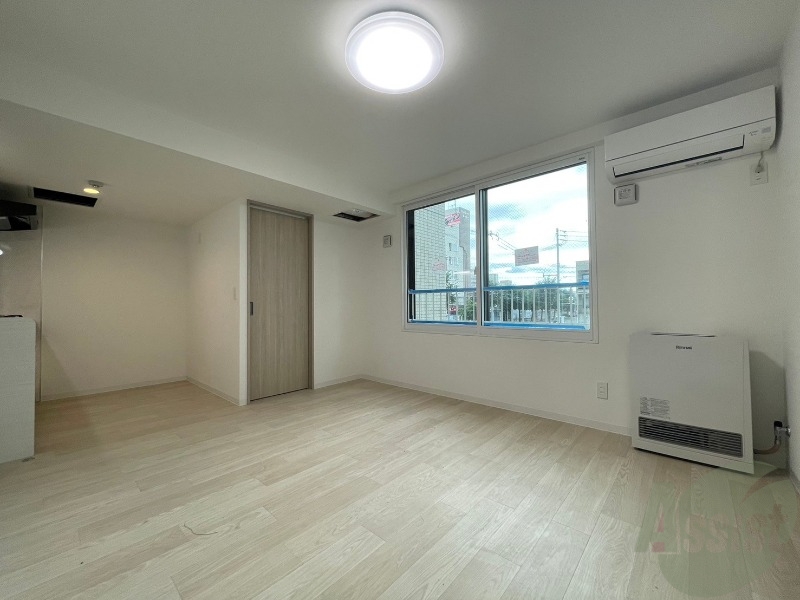 居室・リビング　広くてキレイなお部屋が広がっていて、充実した生活が送れそう。