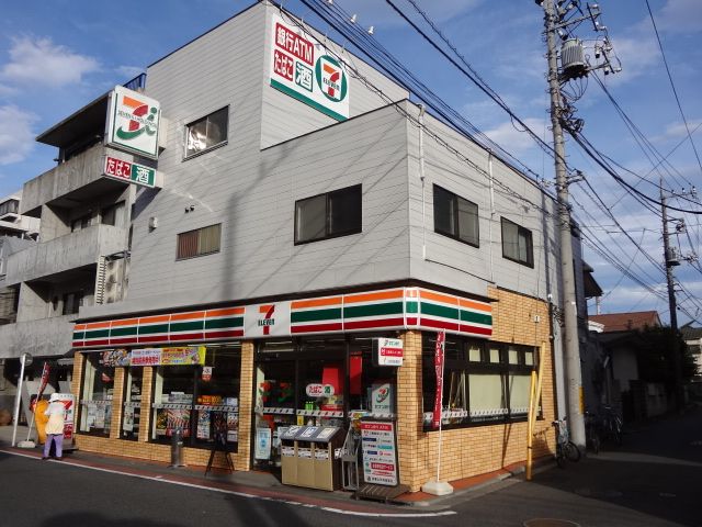 コンビニ　セブンイレブン（コンビニ）まで379m