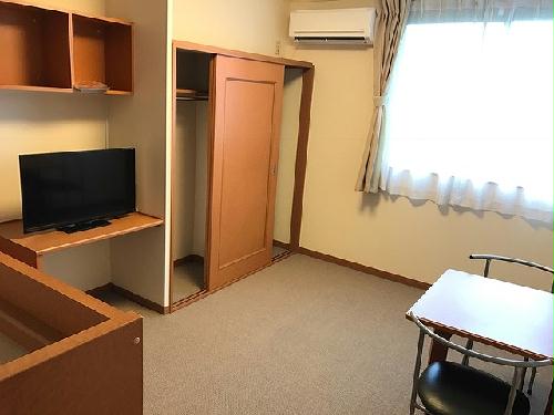 レオパレス三ッ家の居間写真