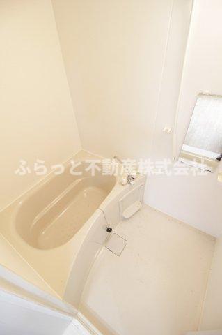 バス・シャワールーム　落ち着いた空間のお風呂です