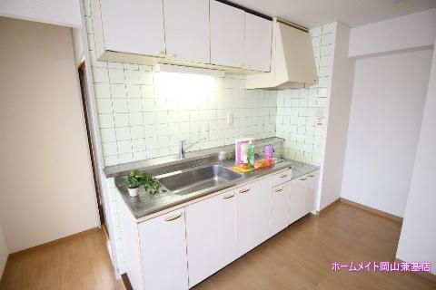 プラジール今在家のキッチン写真