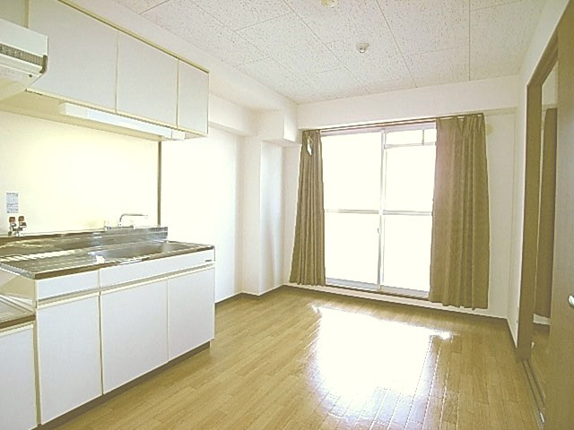 M’プラザ楠根弐番館の居間写真