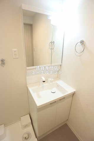洗面設備　清潔感ある独立洗面台で毎日気持ちよく♪