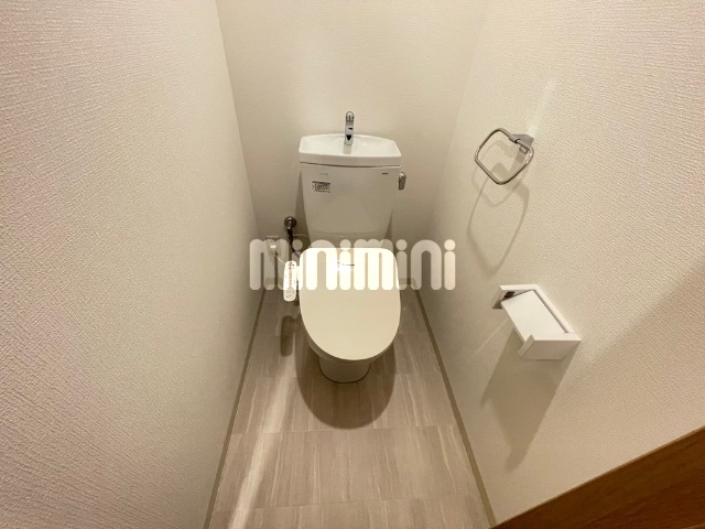 トイレ　別部屋の写真です。