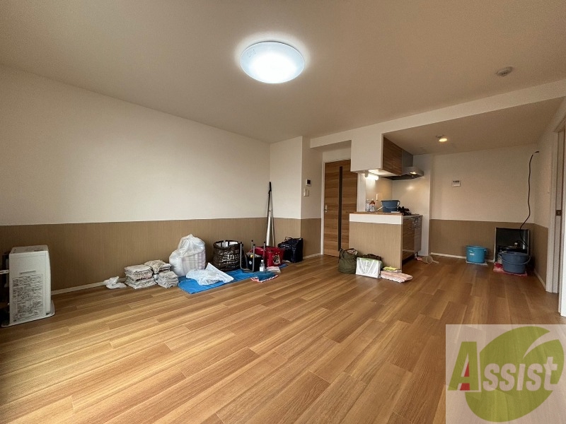 居室・リビング　広くてキレイなお部屋が広がっていて、充実した生活が送れそう。