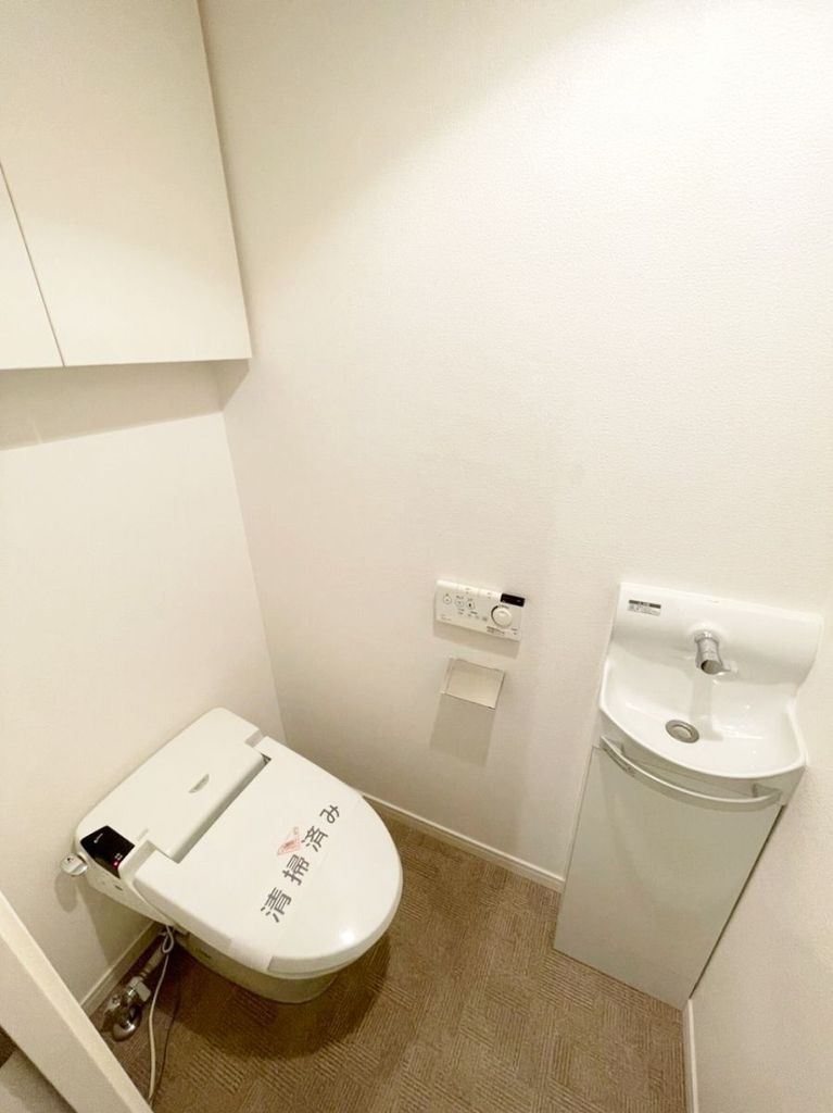 京急本線 北品川駅 徒歩8分 8階建 築19年のトイレ写真