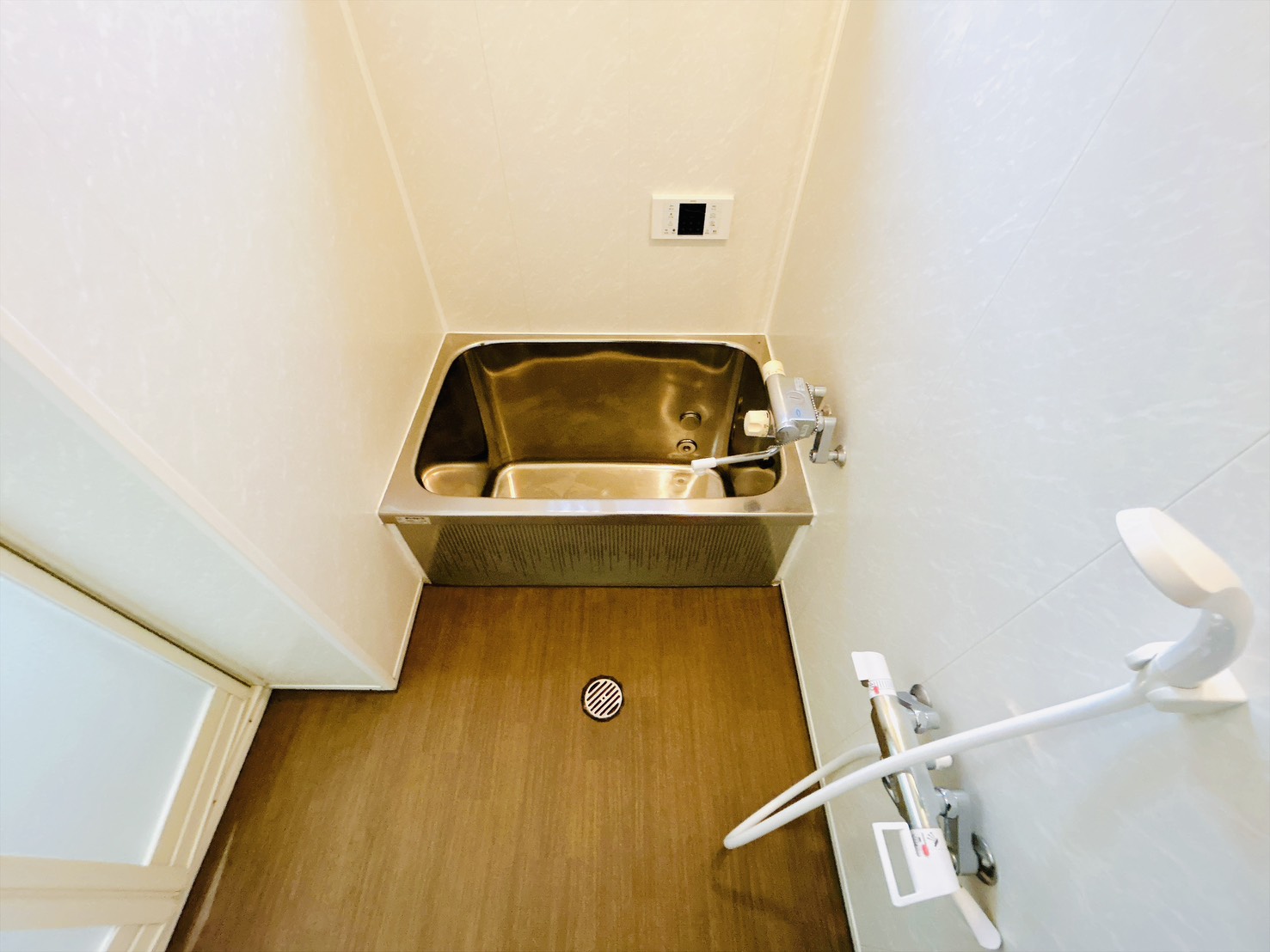 南海高野線 千早口駅 徒歩30分 2階建 築53年の風呂写真